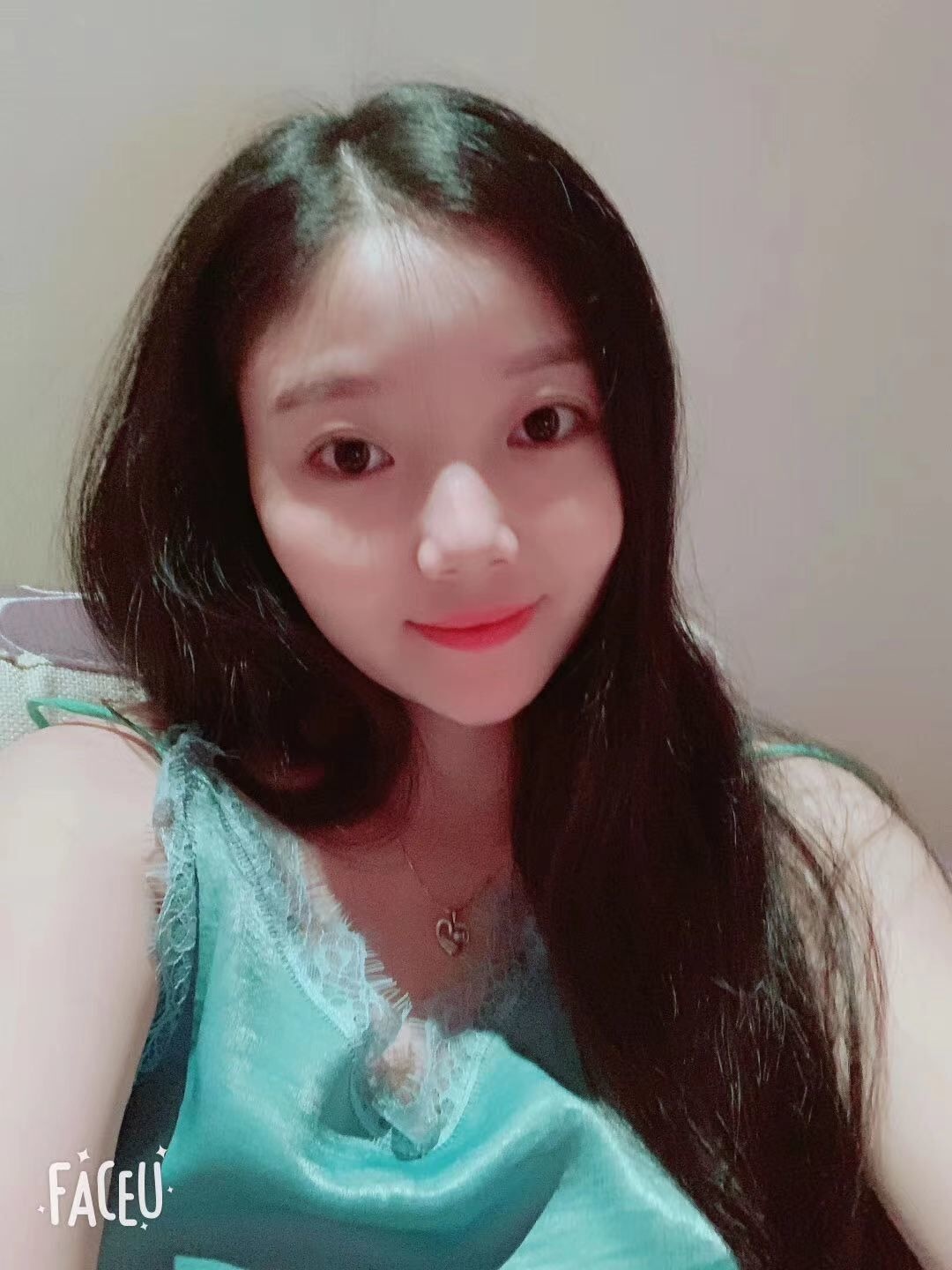 大胸的风骚妹，喜欢服务的可以试试