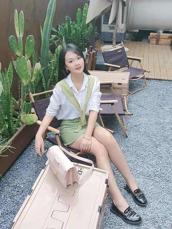 水蛇腰女上位扭动时很爽，值得体验
