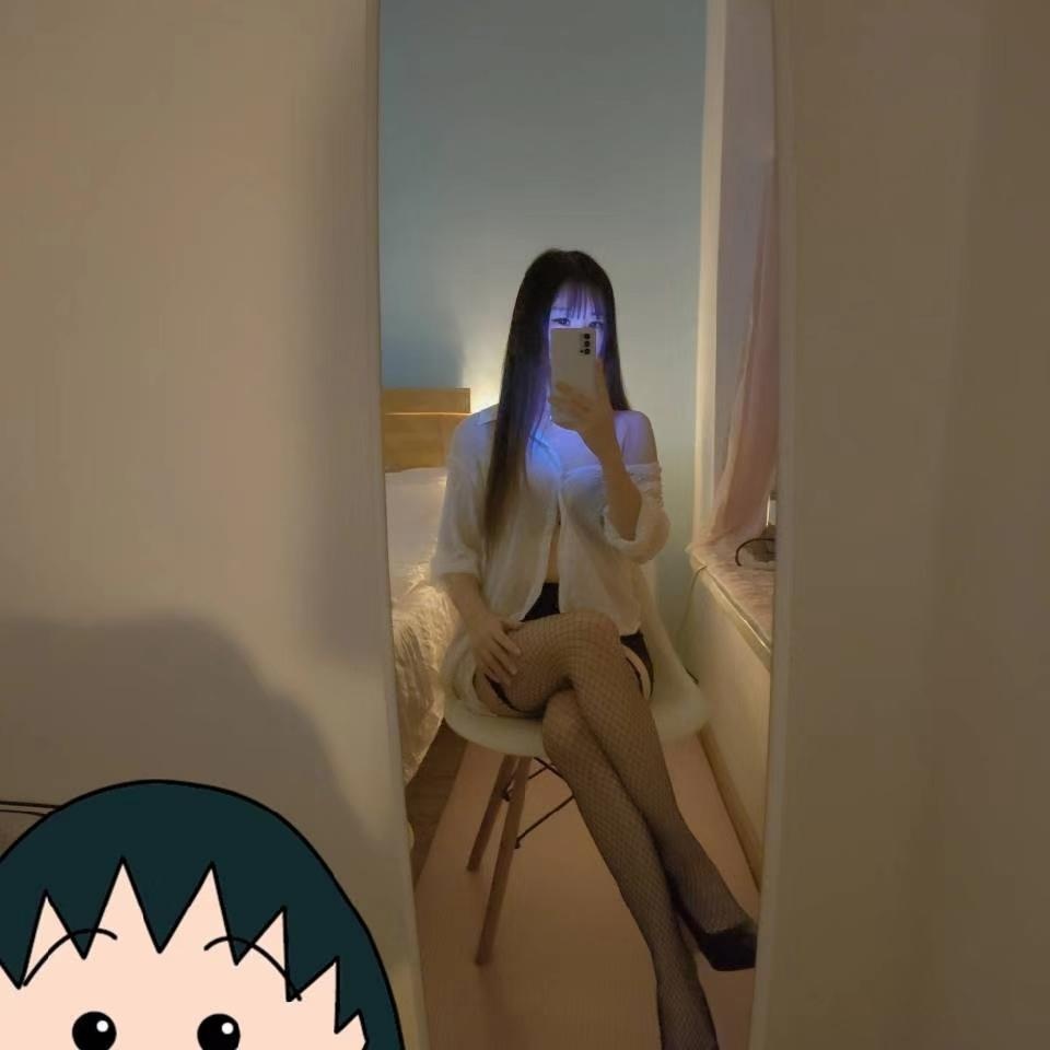 身材火辣的骚妹子，水嫩逼紧超带感