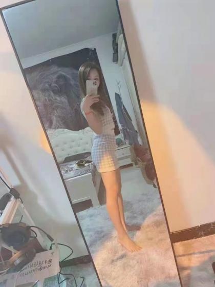 体验干下海的妹子，胸大会调情