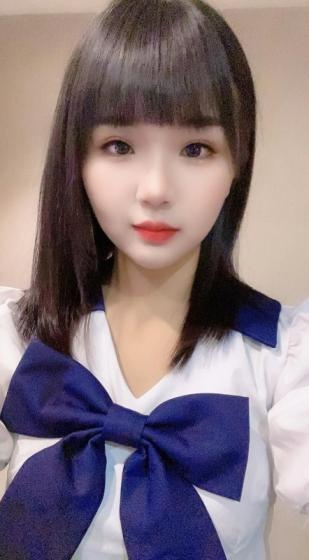 小鸟依人的娇小妹子，身材好，口活棒