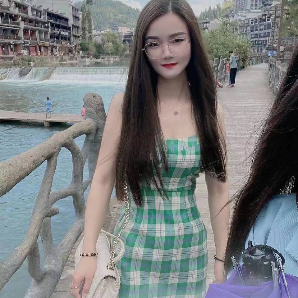 亲测苗条的小姐姐， 姿势随意摆弄