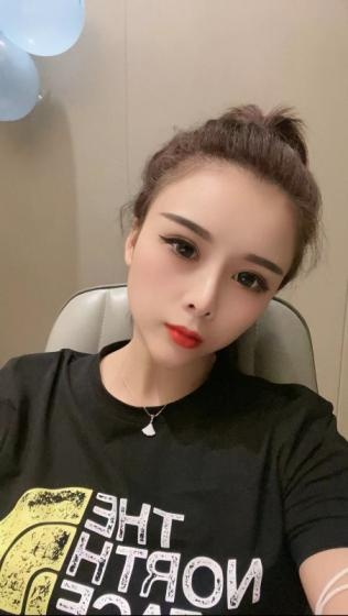 看着就有欲望的可爱妹子，服务不敷衍