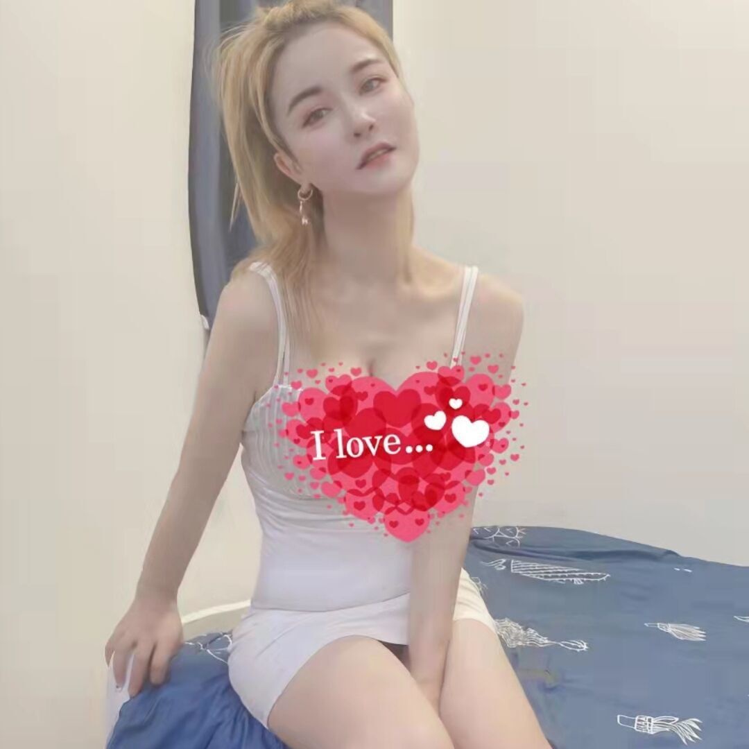 欲求不满的骚妹子，非常骚气