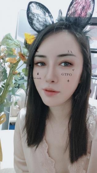 声音好听皮肤滑嫩的妹子，完美体验