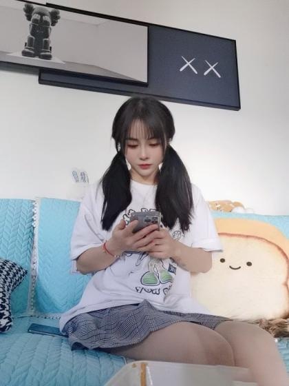 个子娇小的可爱妹子，毒龙不错
