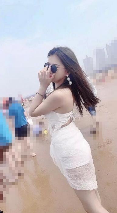肤白貌美的长腿 美女，长发大波很不错