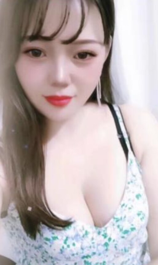 练瑜伽的蜜桃臀骚妹子，真是欲壑难填啊