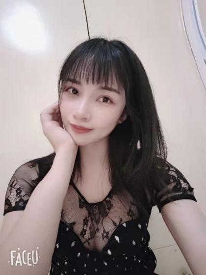 高颜值嫩妹，服务控可以约起来了