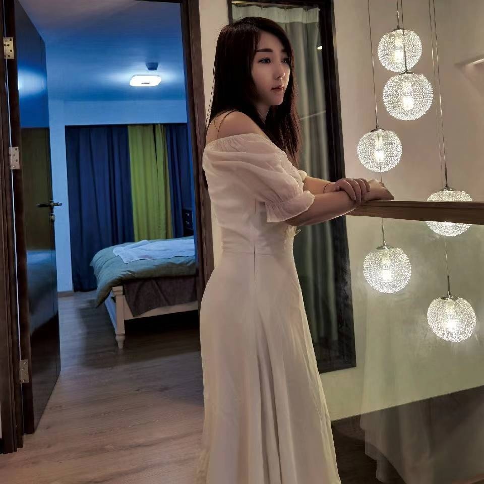 让人留恋的妩媚妹子，重点推荐后入