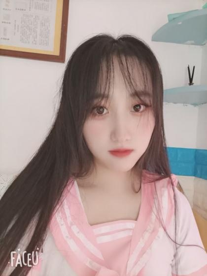 年轻妹子，身材比例好，初恋的感觉