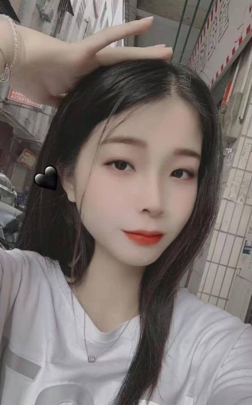 皮肤白嫩的小嫩妹，值得二刷