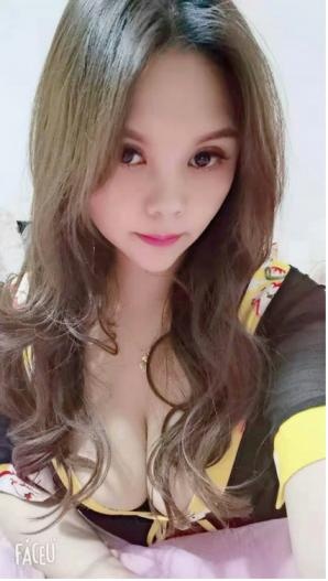 胸部非常大的小少妇，服务很完美