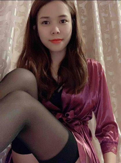 舌头会打转的小姐姐，口活真是太舒服了