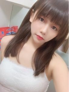 可以抱起来干的娇小妹子，颜值在线很可爱