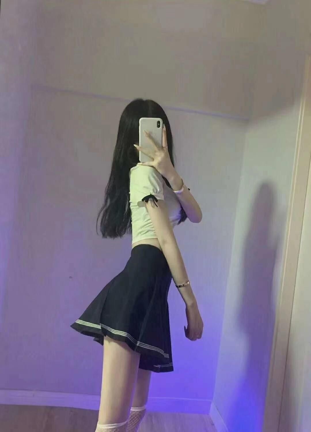 妹子皮肤白，服务比较多，舌头很软很灵活