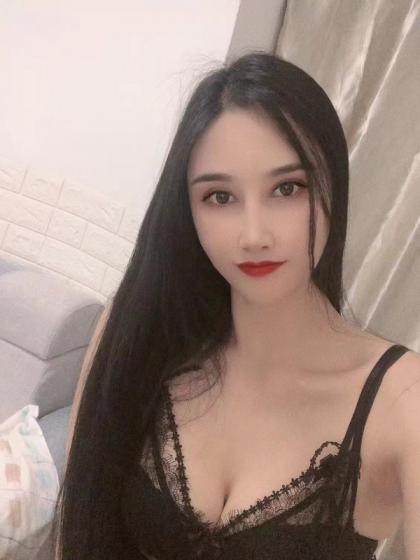 身材不错的妹子，骚的很
