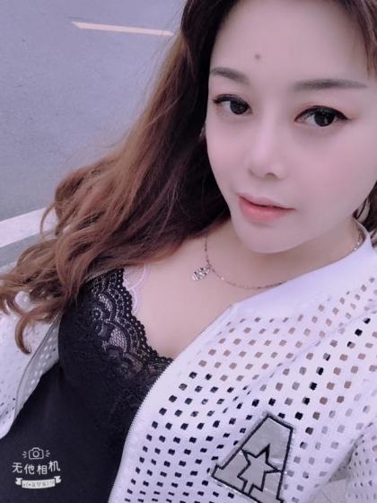 约过多次的很骚很活泼的丰满少妇