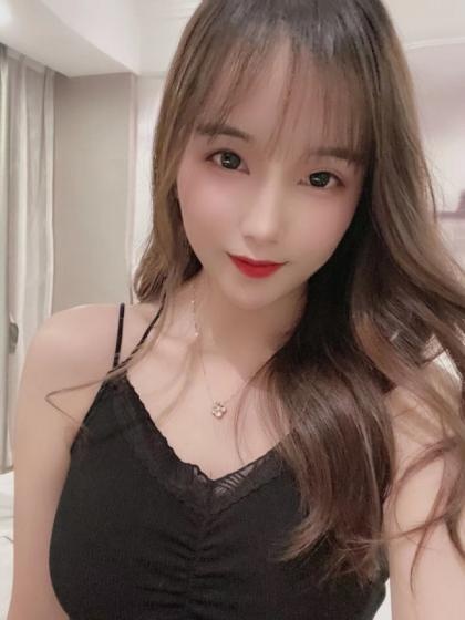 比较耐看而且温柔的美女，服务不错