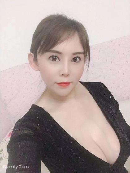 可接吻的少妇，身材特别好