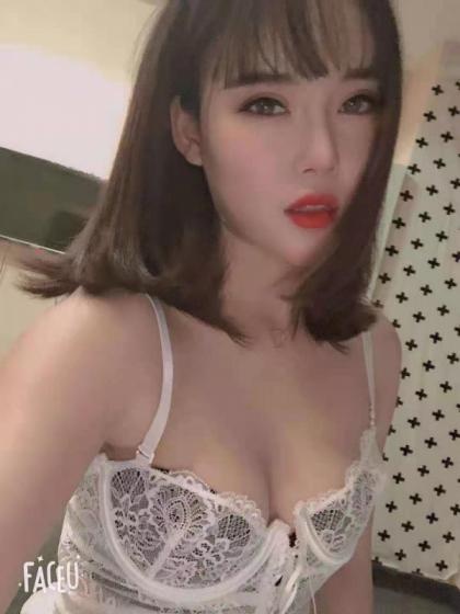 娇小的可爱美女，人照无差，口活棒