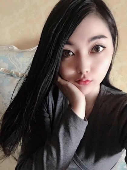 妹子皮肤好，下面粉嫩，会玩，很紧