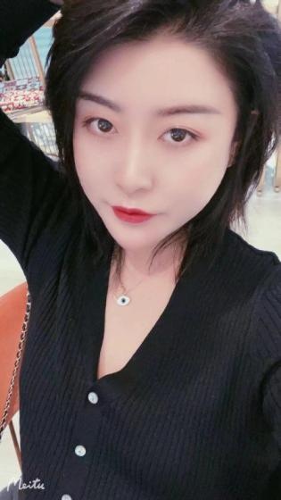 气质美女性欲强烈，做爱感觉很棒