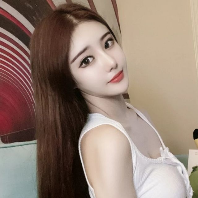 身材好，颜值高的服务型小美女