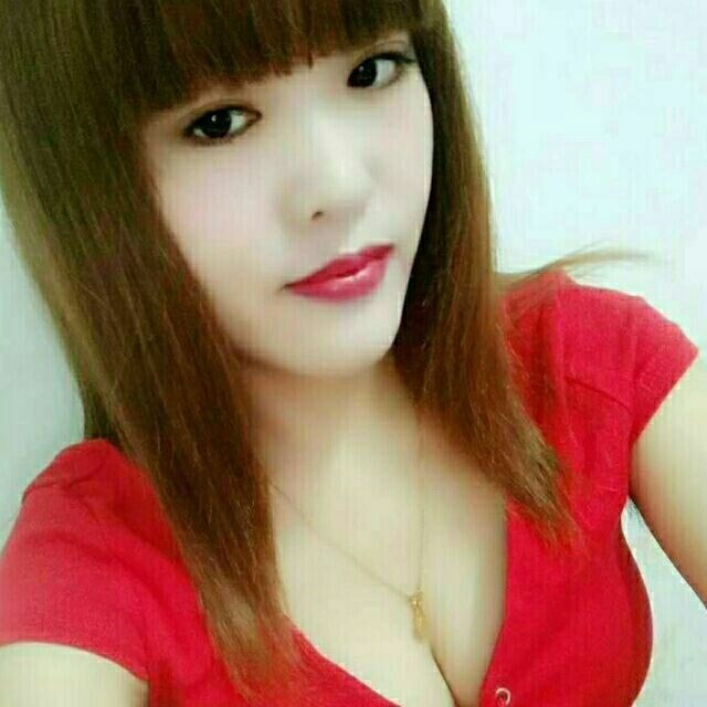 清纯小浪妹，服务热情，可玩制服