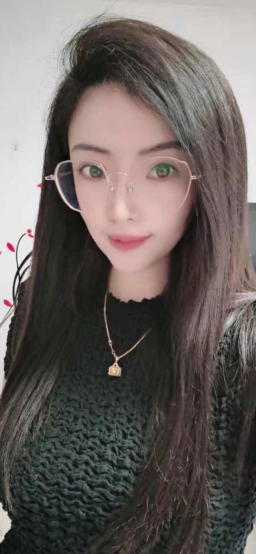 身材巨好的高挑妹子，制服多，口活好