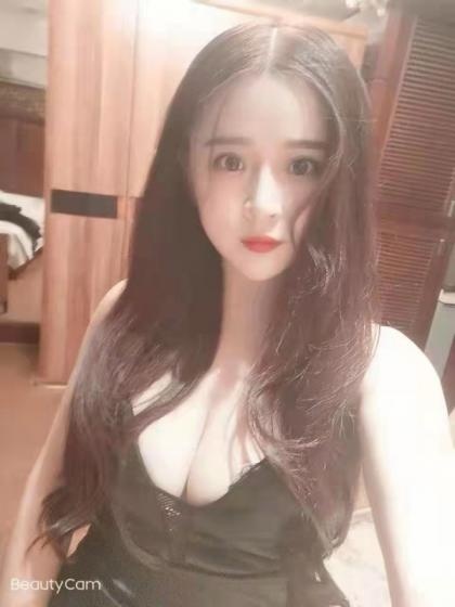 约炮兼职女，和她闺蜜玩双飞
