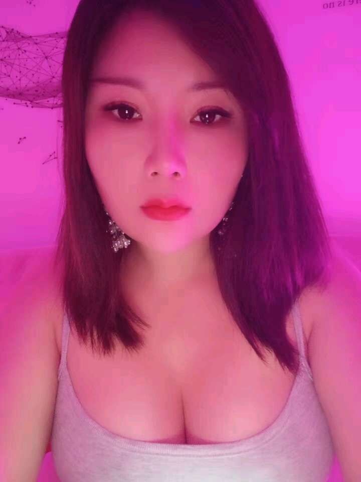 身材丰满小姐姐，水多配合好