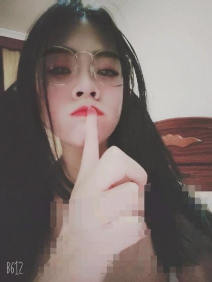 在床上诱惑你的美女，真的让人血脉喷张