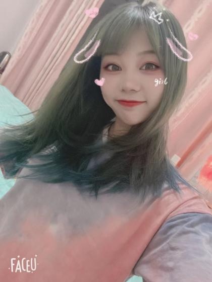 听话乖巧的软萌妹子，楚楚动人，很有征服欲
