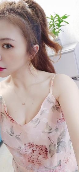 修长的长腿美女，网红脸，骚的很
