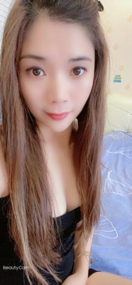 美女性格非常好，有耐心，说话温柔