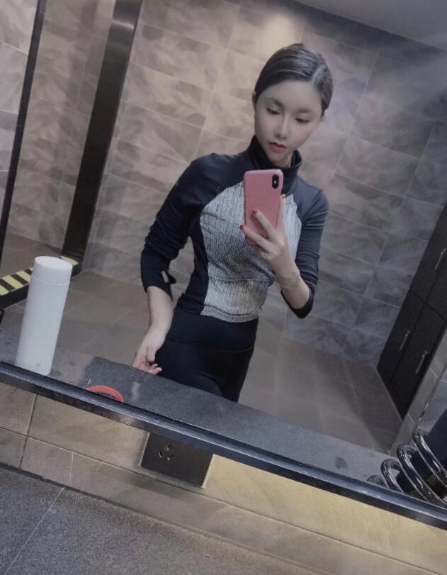 瑜伽教练一字马啪啪爽的不得了