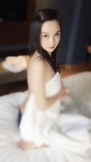 性感小姐姐，皮肤白，下面紧，值得一试