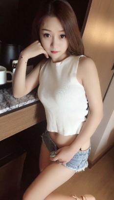 身材比例完美的小妹，诱惑力极强