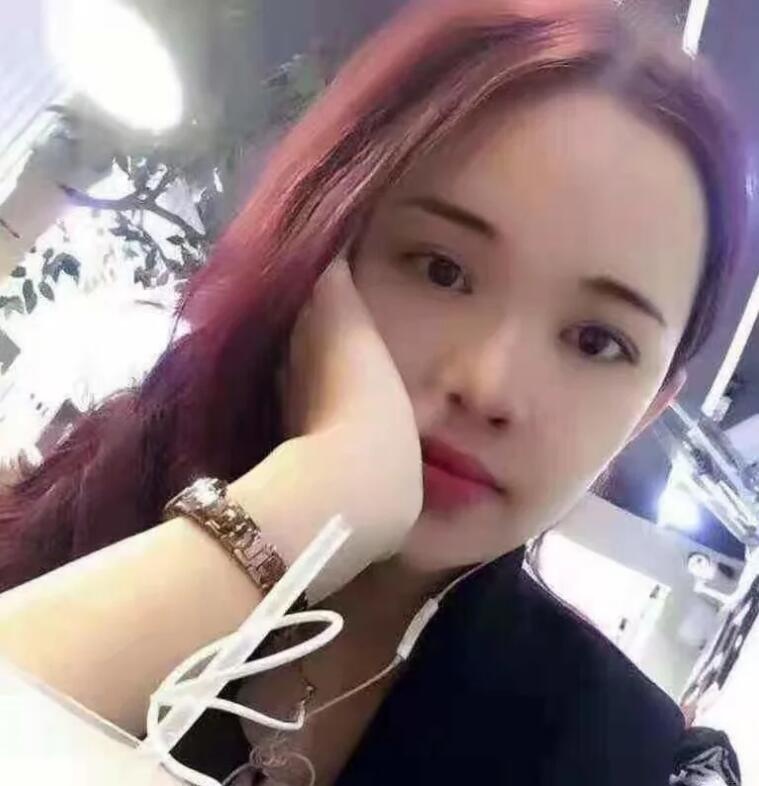 值得一去的妹妹，身材比例好