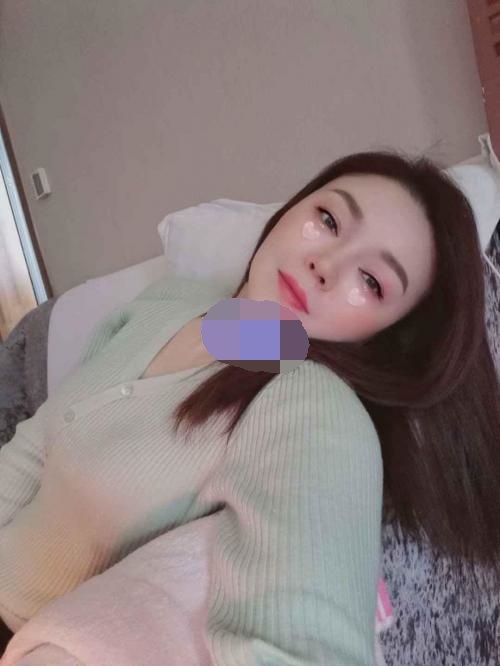 妹子颜值颇高，人有气质，值得月