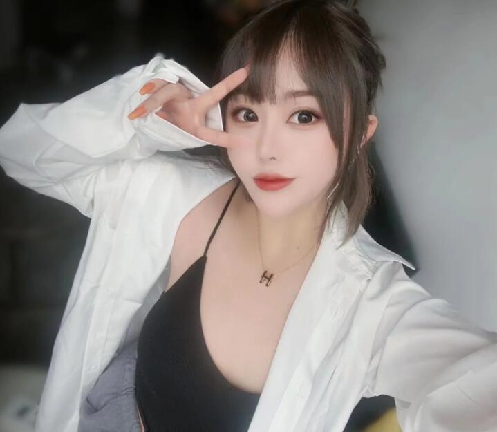 大胸小姐姐，口活好，无齿感很棒