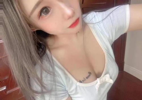 身材也好，很活泼，喜欢的可以去试试