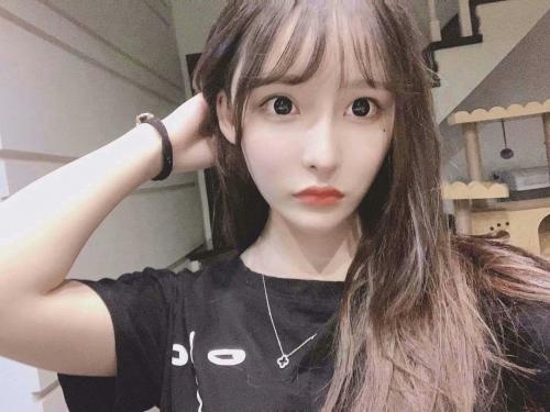 约会大奶女神妹子，双峰挺拔，态度也好不催人