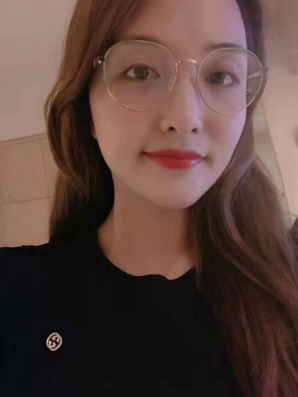 高颜值气质美女，态度好，姿势配合