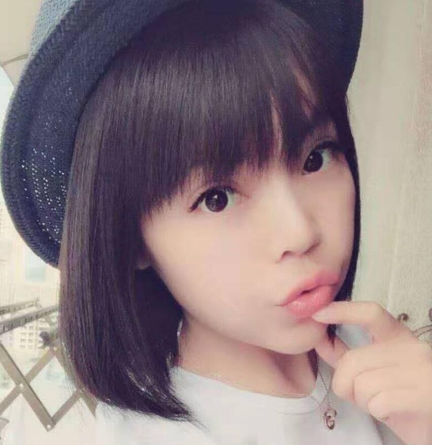妹子年轻漂亮，娇小可爱，舒服的不得了