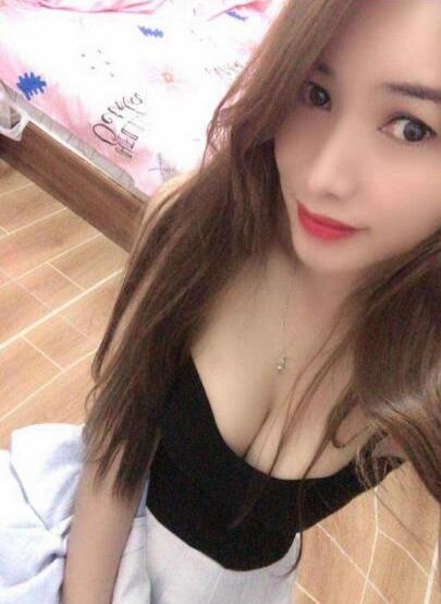 朋友介绍的颜值妹子，口活贼好，无齿感