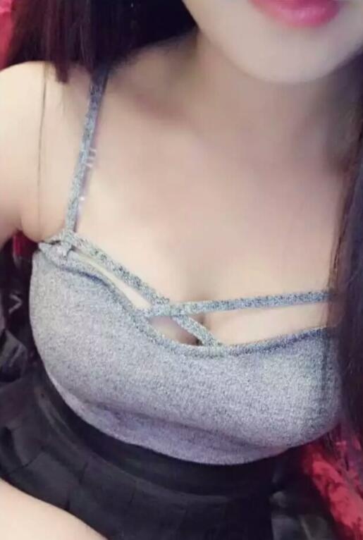 体验一名身材极好的小骚货