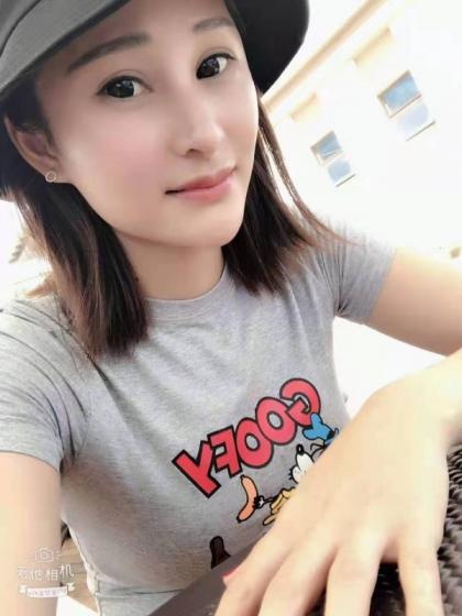 肤白貌美小姐姐，能深喉，爽歪歪