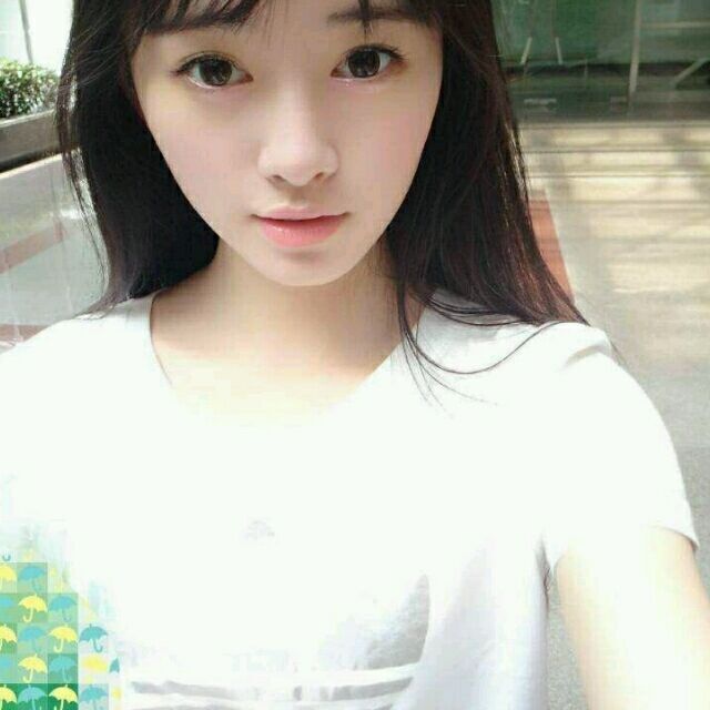 一个嫩妹子，身材正点，技术不错